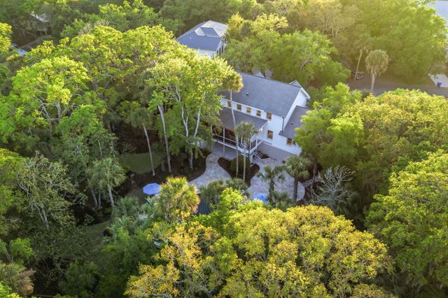 103 Oakview Lane, Isle Of Palms, SC 29451