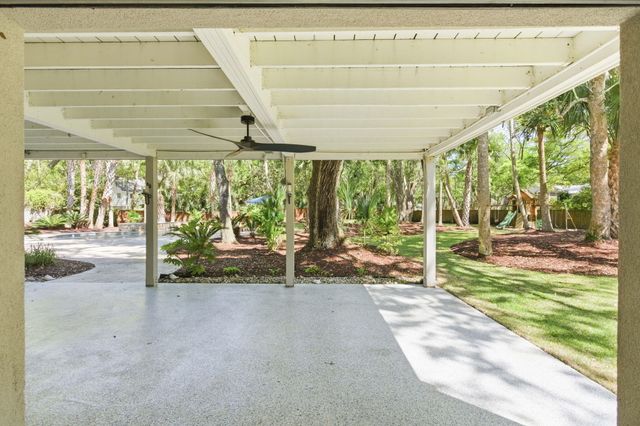 103 Oakview Lane, Isle Of Palms, SC 29451
