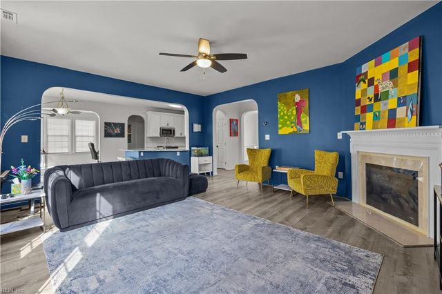 813 Queensbury LN, Williamsburg, VA 23185