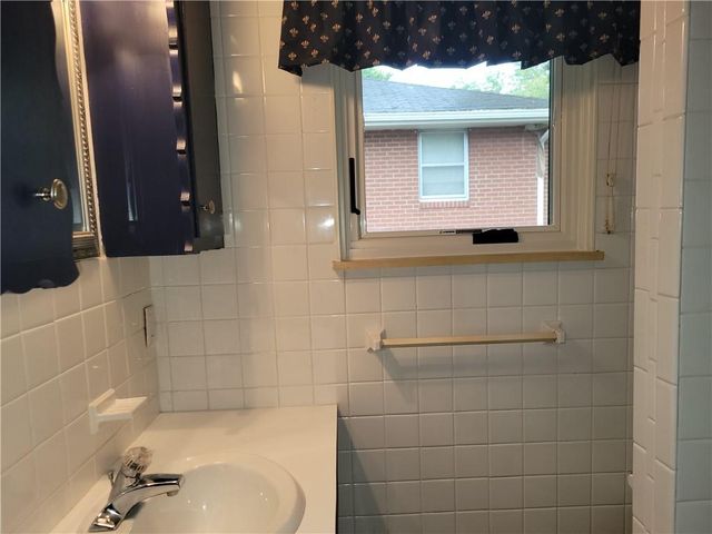 2000 S Vermont Avenue, Independence, MO 64052