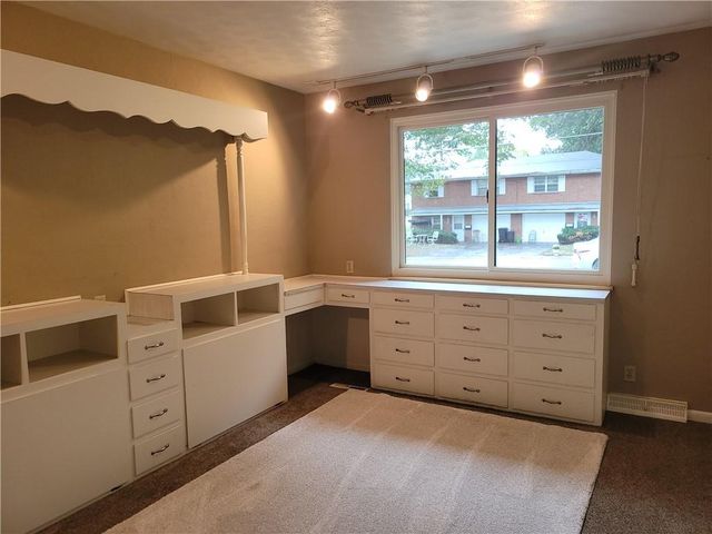 2000 S Vermont Avenue, Independence, MO 64052