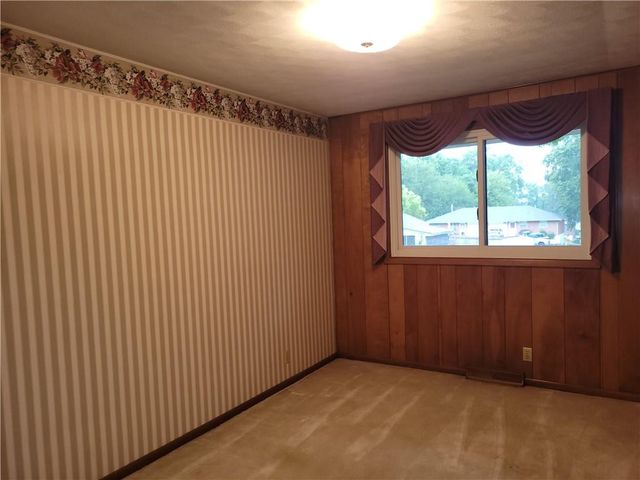 2000 S Vermont Avenue, Independence, MO 64052