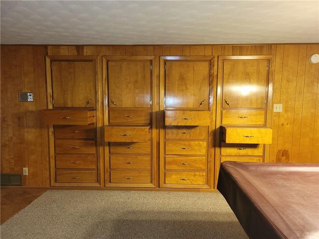 2000 S Vermont Avenue, Independence, MO 64052