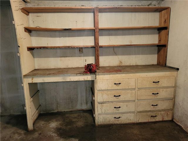 2000 S Vermont Avenue, Independence, MO 64052