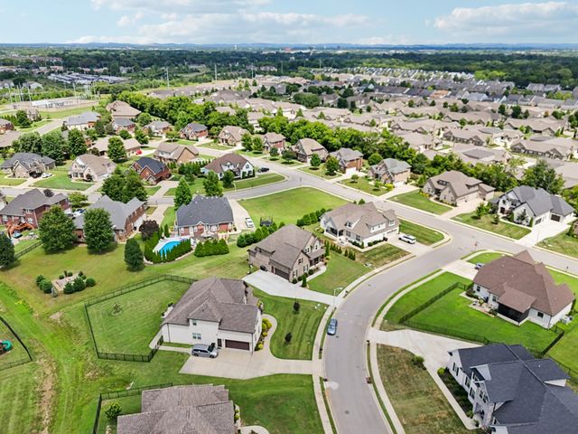 2808 Earline Way, Murfreesboro, TN 37128