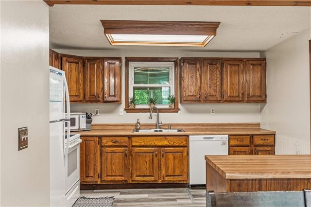2400 51st Street, Kansas City, KS 66104