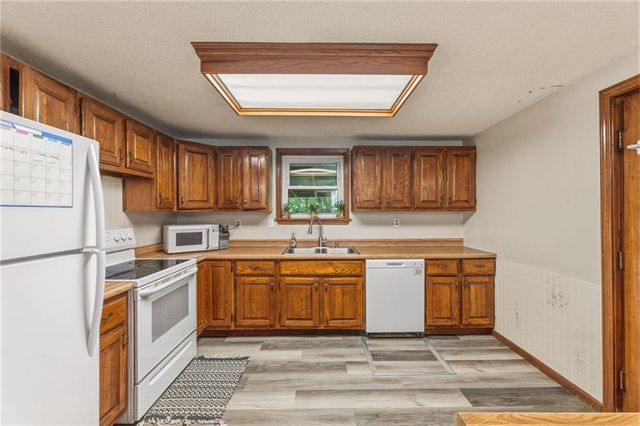 2400 51st Street, Kansas City, KS 66104