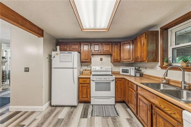 2400 51st Street, Kansas City, KS 66104