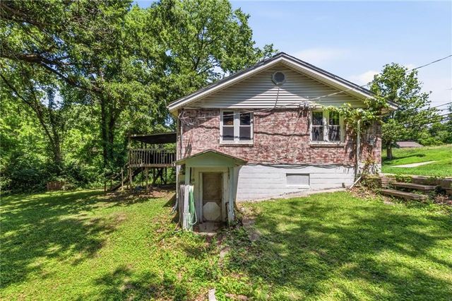 2400 51st Street, Kansas City, KS 66104