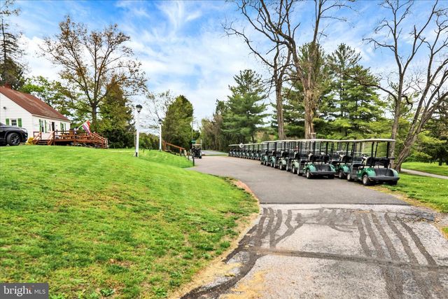 84 WINGED FOOT DR, Reading, PA 19607