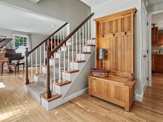 33 Oriole Road, Windham, NH 03087