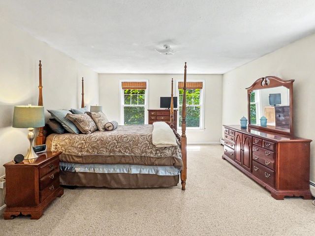 33 Oriole Road, Windham, NH 03087