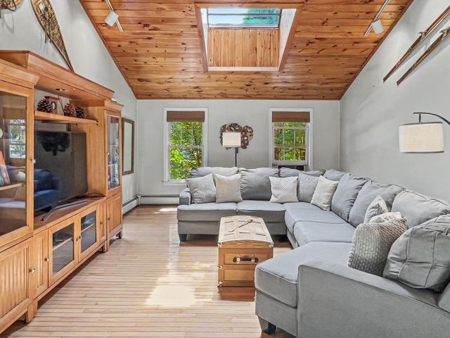 33 Oriole Road, Windham, NH 03087