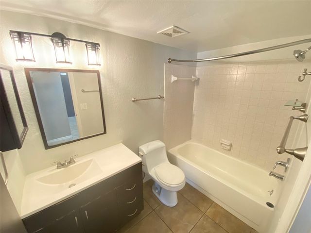 650 TRINIDAD COURT 650, Winter Park, FL 32792