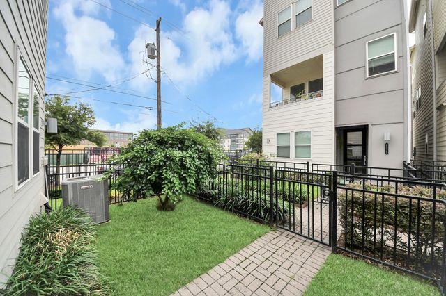 2719 Clinton Drive, Houston, TX 77020