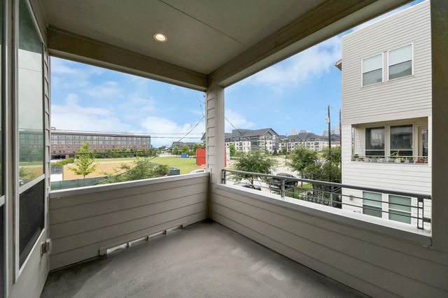 2719 Clinton Drive, Houston, TX 77020