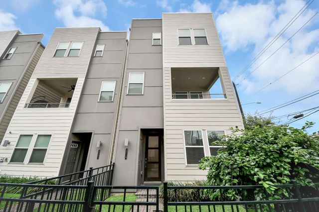 2719 Clinton Drive, Houston, TX 77020