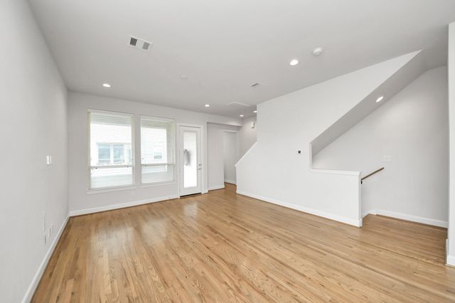 2719 Clinton Drive, Houston, TX 77020