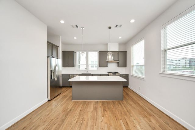 2719 Clinton Drive, Houston, TX 77020