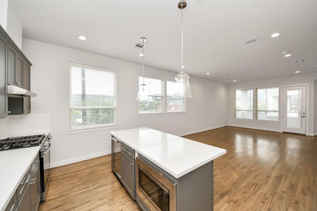 2719 Clinton Drive, Houston, TX 77020