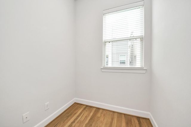 2719 Clinton Drive, Houston, TX 77020