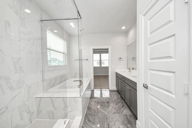 2719 Clinton Drive, Houston, TX 77020