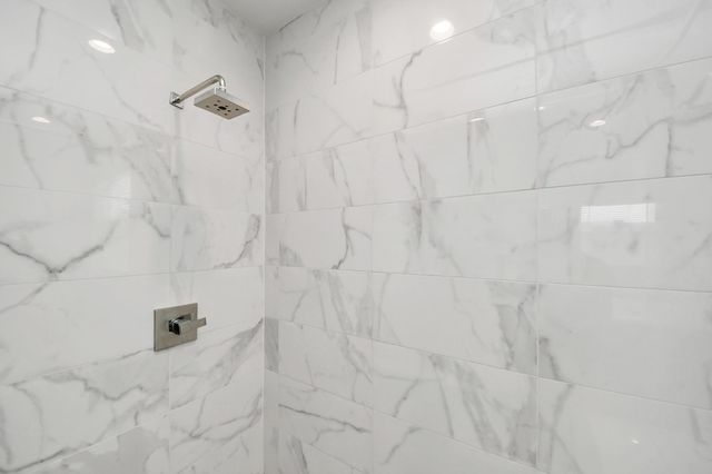 2719 Clinton Drive, Houston, TX 77020