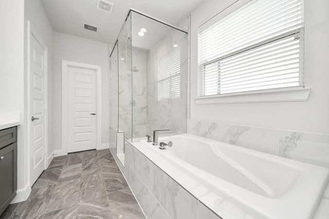 2719 Clinton Drive, Houston, TX 77020