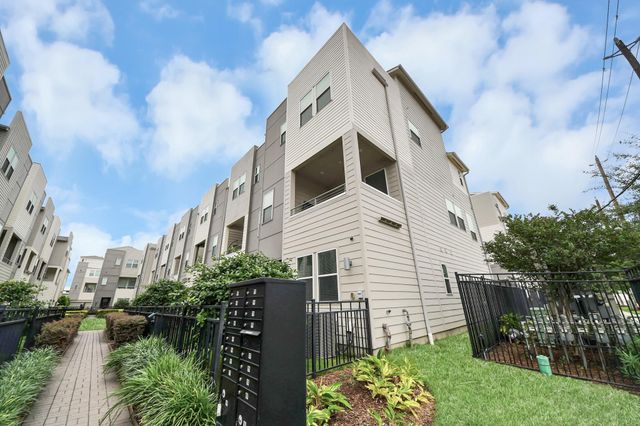 2719 Clinton Drive, Houston, TX 77020