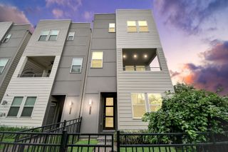 2719 Clinton Drive, Houston, TX 77020