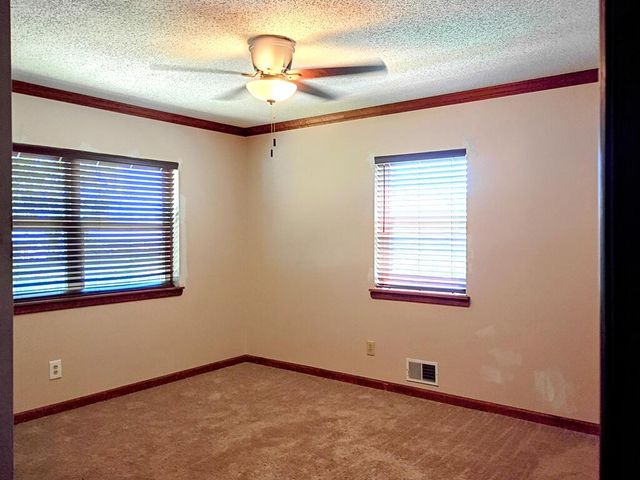 609 4th Avenue S, Chatsworth, GA 30705