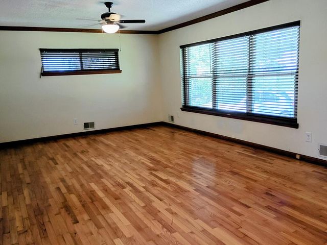 609 4th Avenue S, Chatsworth, GA 30705