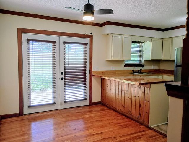 609 4th Avenue S, Chatsworth, GA 30705