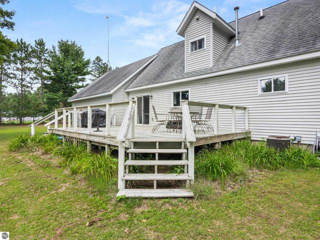 21081 205th Avenue, Big Rapids, MI 49307