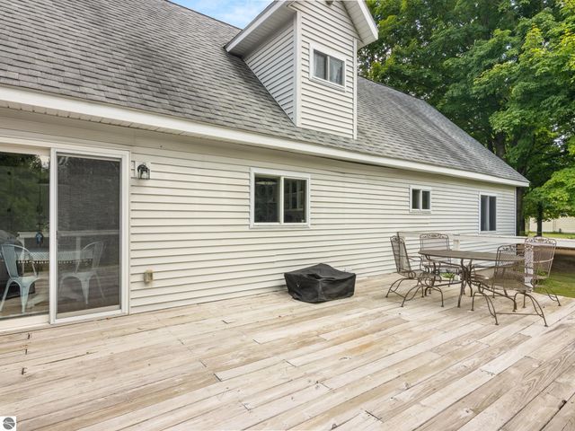 21081 205th Avenue, Big Rapids, MI 49307