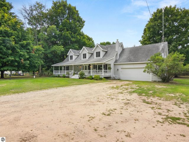 21081 205th Avenue, Big Rapids, MI 49307