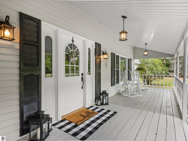 21081 205th Avenue, Big Rapids, MI 49307