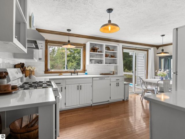 21081 205th Avenue, Big Rapids, MI 49307