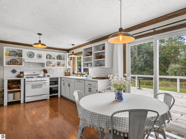 21081 205th Avenue, Big Rapids, MI 49307