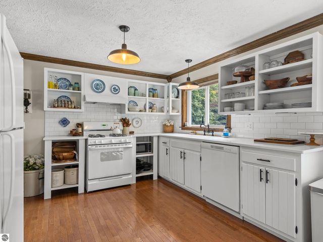 21081 205th Avenue, Big Rapids, MI 49307