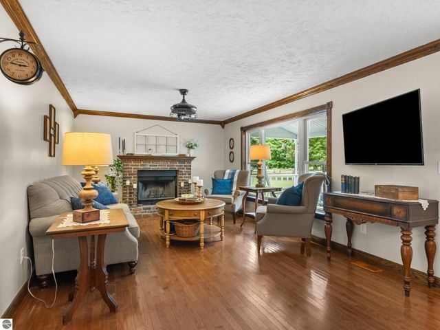 21081 205th Avenue, Big Rapids, MI 49307