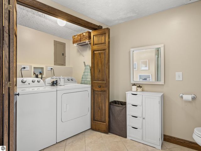 21081 205th Avenue, Big Rapids, MI 49307