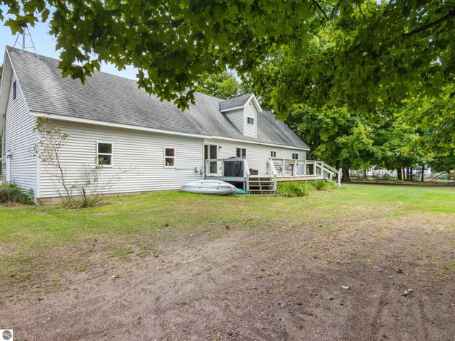 21081 205th Avenue, Big Rapids, MI 49307