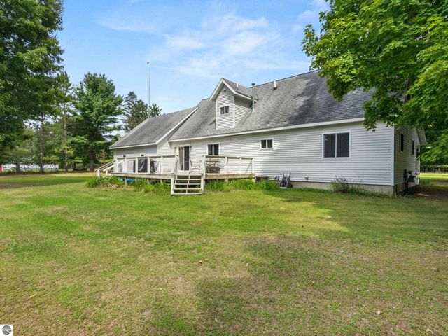 21081 205th Avenue, Big Rapids, MI 49307