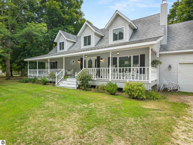 21081 205th Avenue, Big Rapids, MI 49307