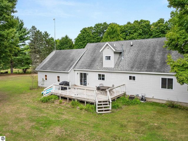 21081 205th Avenue, Big Rapids, MI 49307