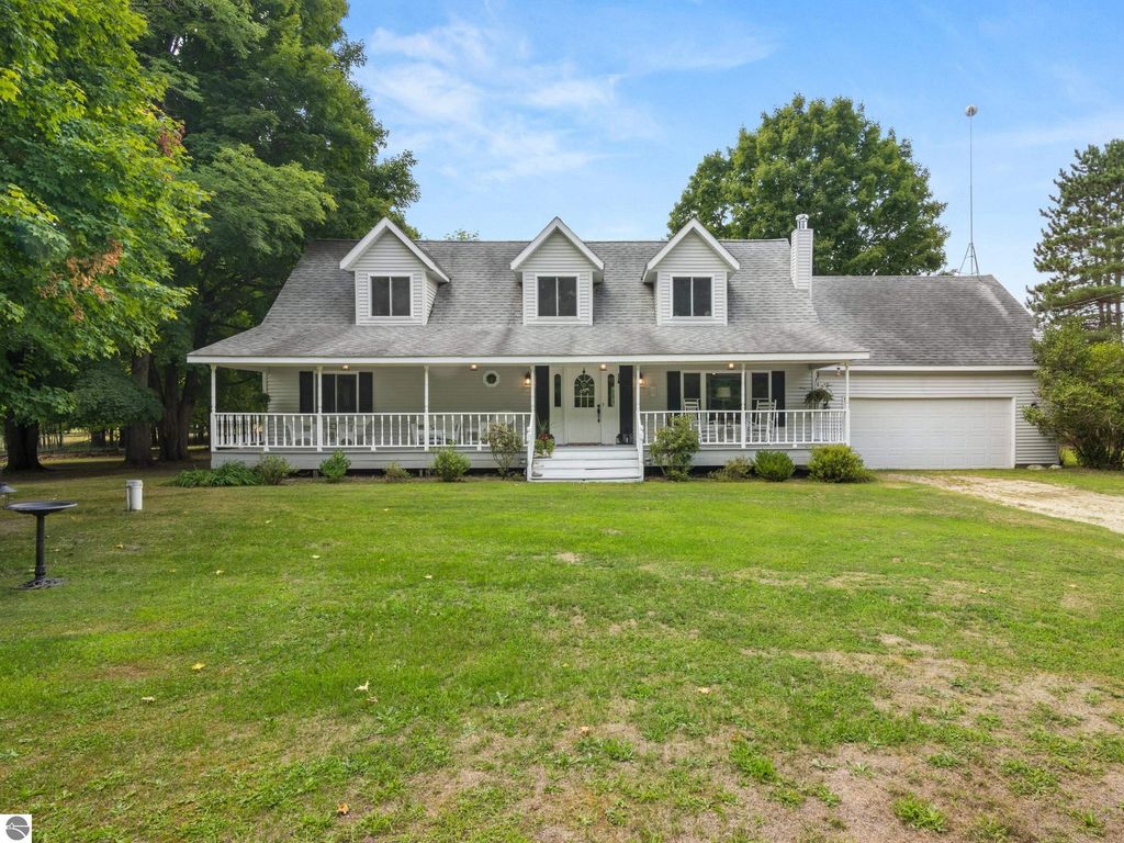 21081 205th Avenue, Big Rapids, MI 49307