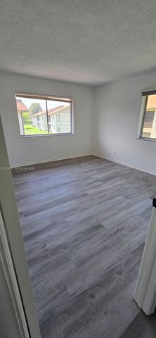 2120 Sherwood Forest Boulevard 30, West Palm Beach, FL 33415
