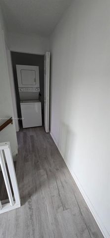 2120 Sherwood Forest Boulevard 30, West Palm Beach, FL 33415