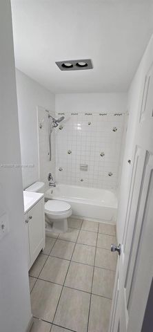 2120 Sherwood Forest Boulevard 30, West Palm Beach, FL 33415